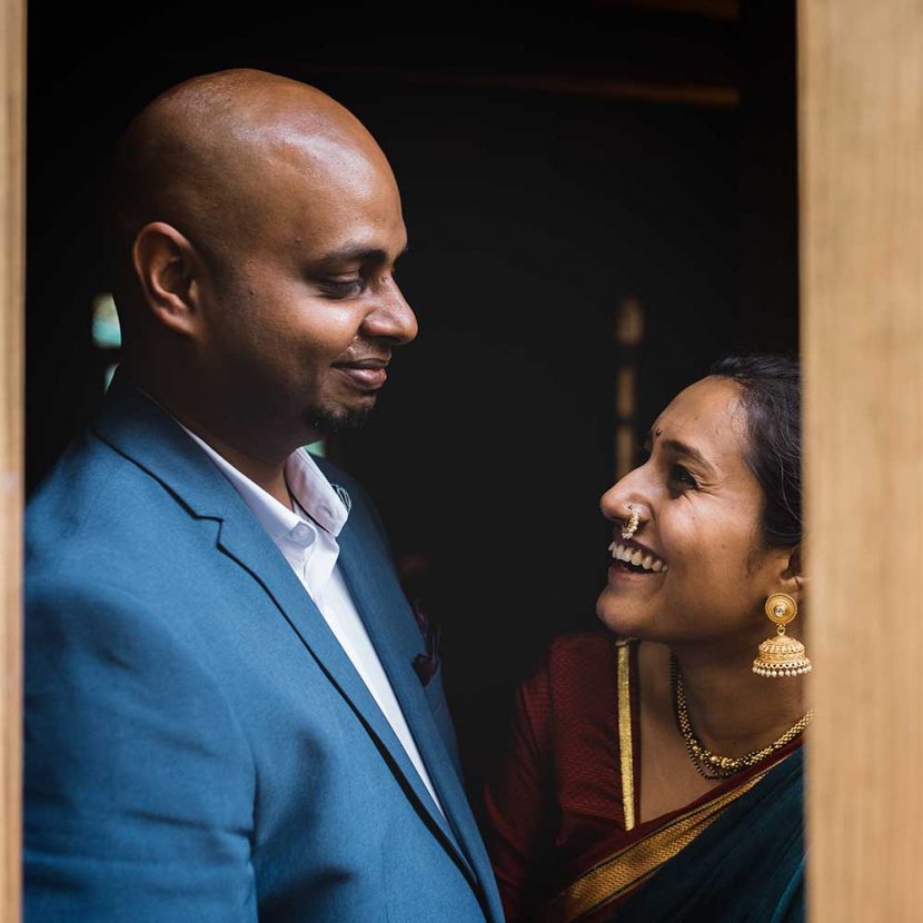 An intimate wedding in Pune with samosas and irani chai