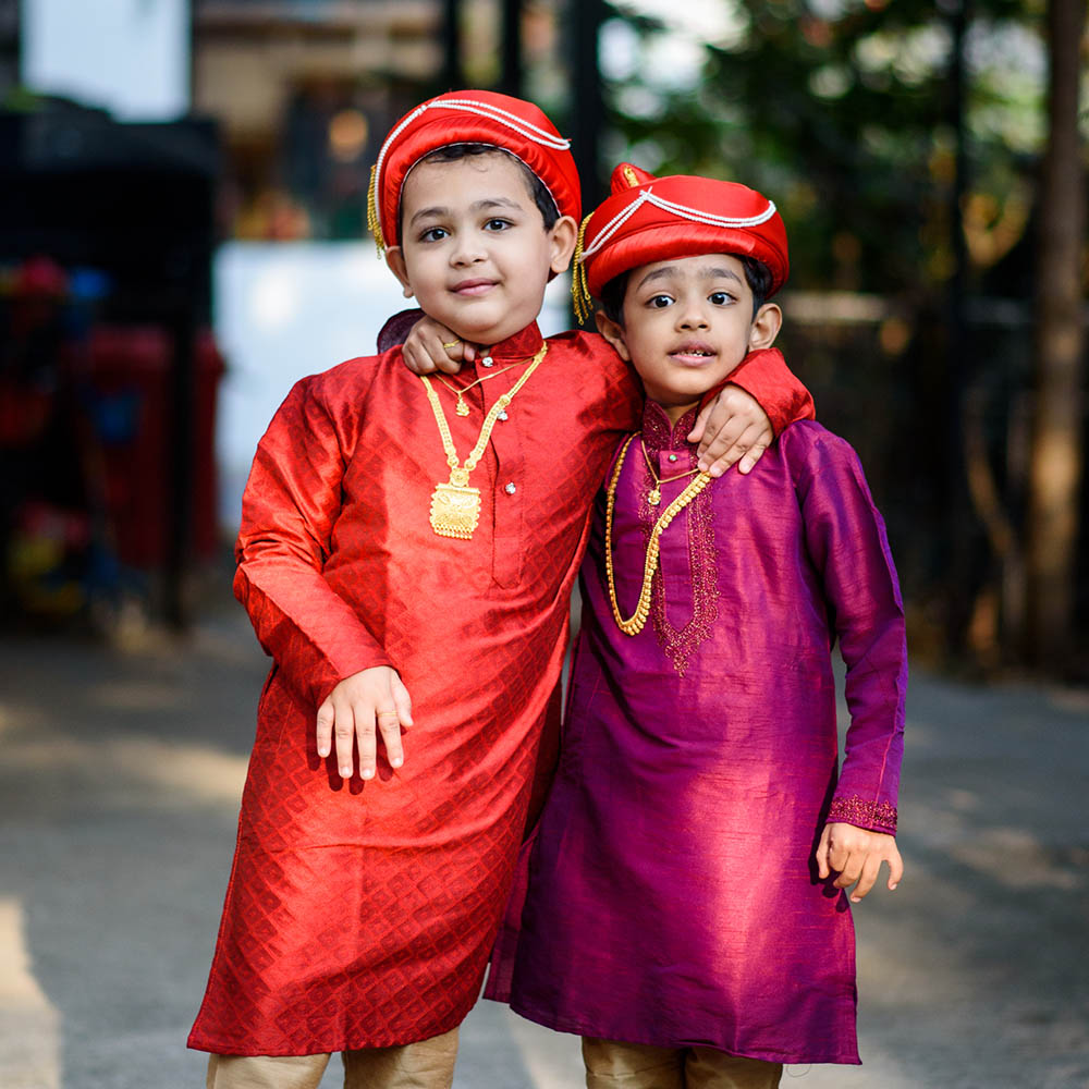 Vihaan and Malhaar during their home thread ceremony in Pune, captured candidly by Girish Joshi